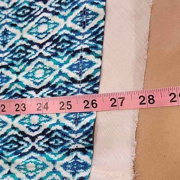 New Directions Size M Blue Aqua and Teal Patterned Sleeveless Top w/ White Under - Picture 10 of 12